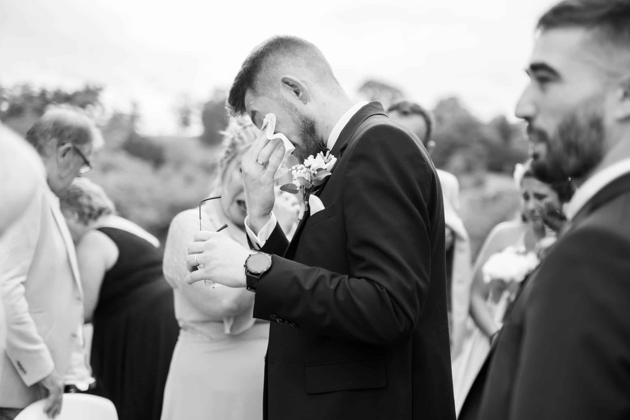 photographe professionnelle de mariage à Pau, cérémonie laïque au domaine de Lucain